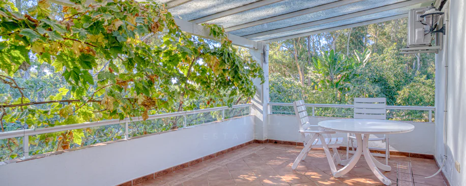 Elegant, southeast facing five bedroom Villa located on the New Golden Mile in Estepona, just steps from the beach