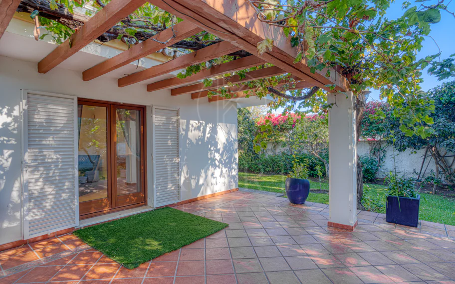 Elegant, southeast facing five bedroom Villa located on the New Golden Mile in Estepona, just steps from the beach