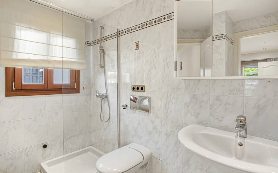 Elegant, southeast facing five bedroom Villa located on the New Golden Mile in Estepona, just steps from the beach