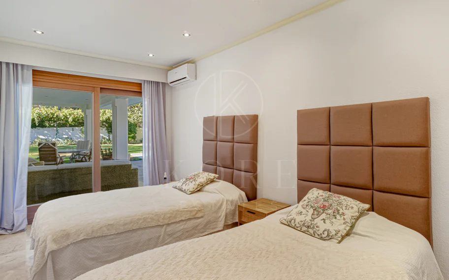 Elegant, southeast facing five bedroom Villa located on the New Golden Mile in Estepona, just steps from the beach