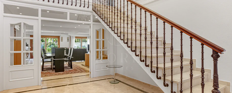 Elegant, southeast facing five bedroom Villa located on the New Golden Mile in Estepona, just steps from the beach