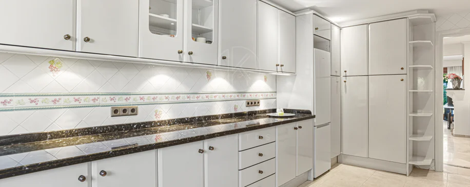 Elegant, southeast facing five bedroom Villa located on the New Golden Mile in Estepona, just steps from the beach