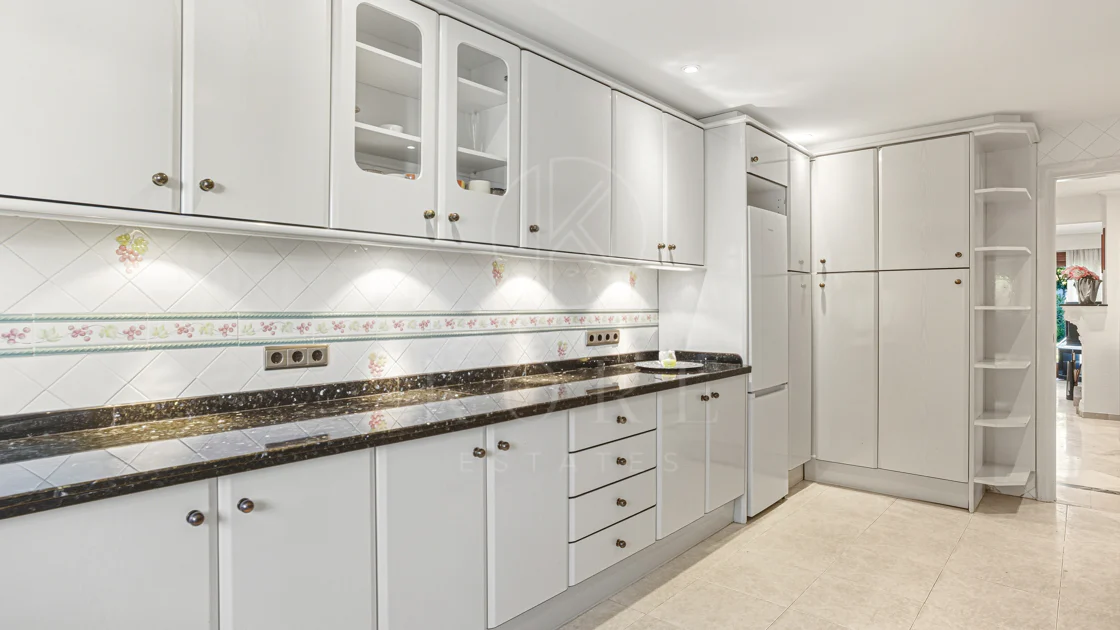 Elegant, southeast facing five bedroom Villa located on the New Golden Mile in Estepona, just steps from the beach