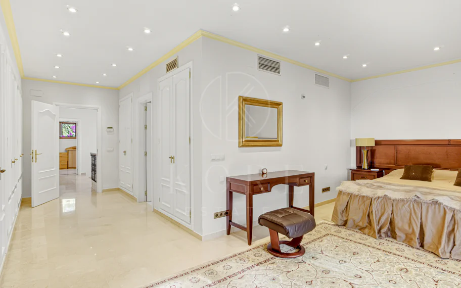 Elegant, southeast facing five bedroom Villa located on the New Golden Mile in Estepona, just steps from the beach