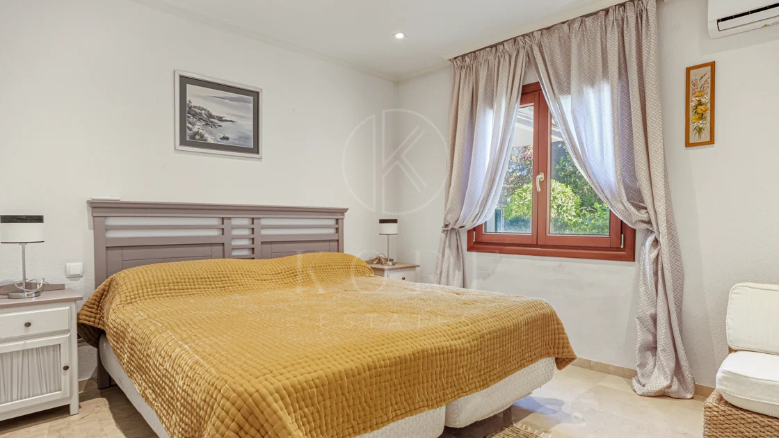 Elegant, southeast facing five bedroom Villa located on the New Golden Mile in Estepona, just steps from the beach