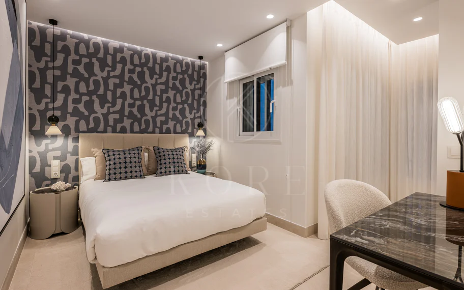 Stunning, recently renovated, apartment on the beach close to Estepona town!