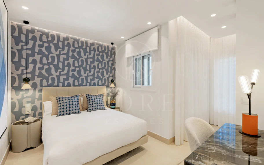 Stunning, recently renovated, apartment on the beach close to Estepona town!