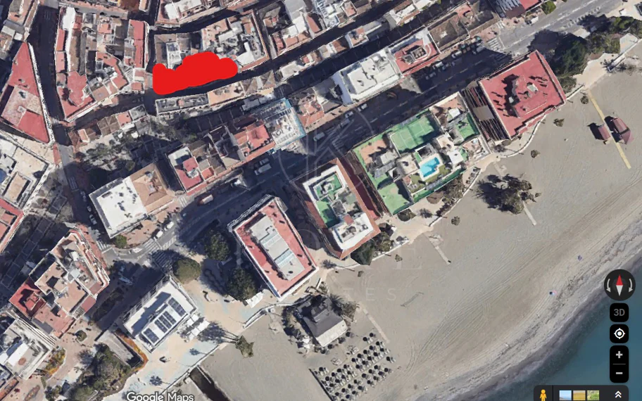 Prime Corner Plot of 190 m² in the Old Town of Estepona – 50m from the Beach, Buildable up to 800 m²