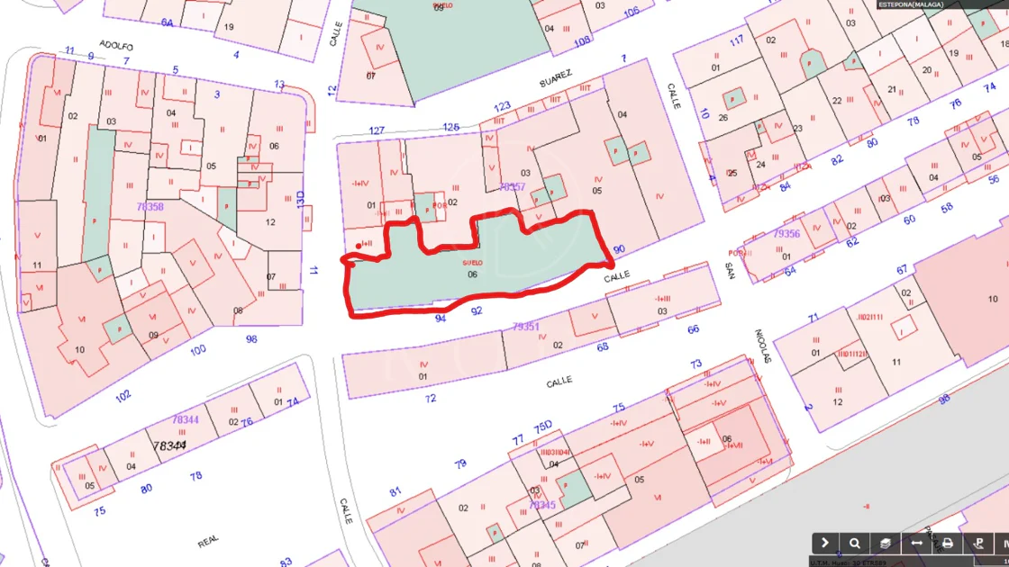 Prime Corner Plot of 190 m² in the Old Town of Estepona – 50m from the Beach, Buildable up to 800 m²