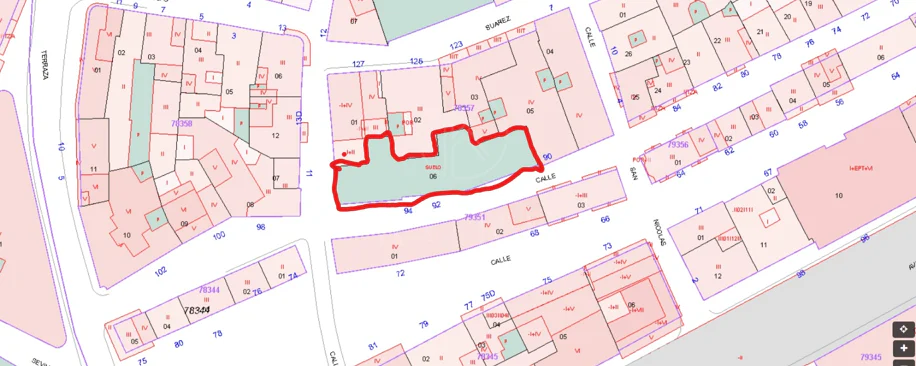 Prime Corner Plot of 190 m² in the Old Town of Estepona – 50m from the Beach, Buildable up to 800 m²