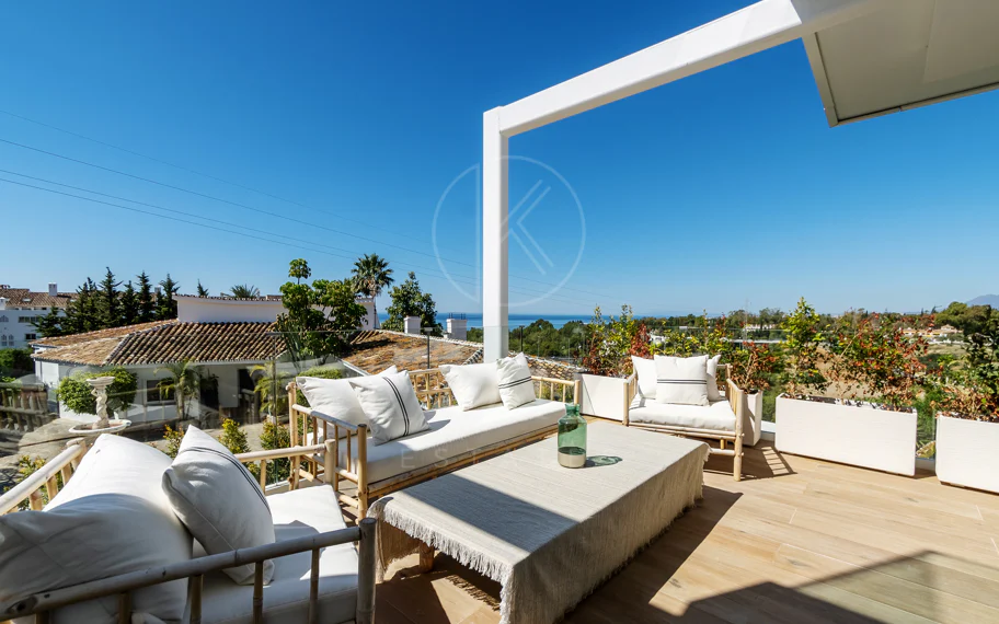 Villa for sale in El Mirador, Marbella