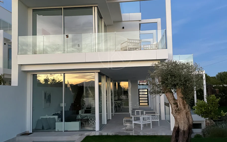 Villa for sale in El Mirador, Marbella