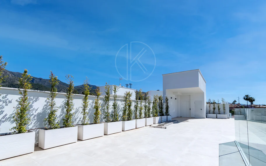 Villa for sale in El Mirador, Marbella