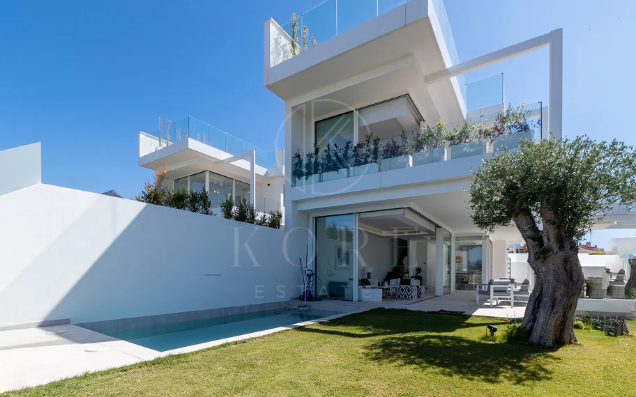 Villa for sale in El Mirador, Marbella
