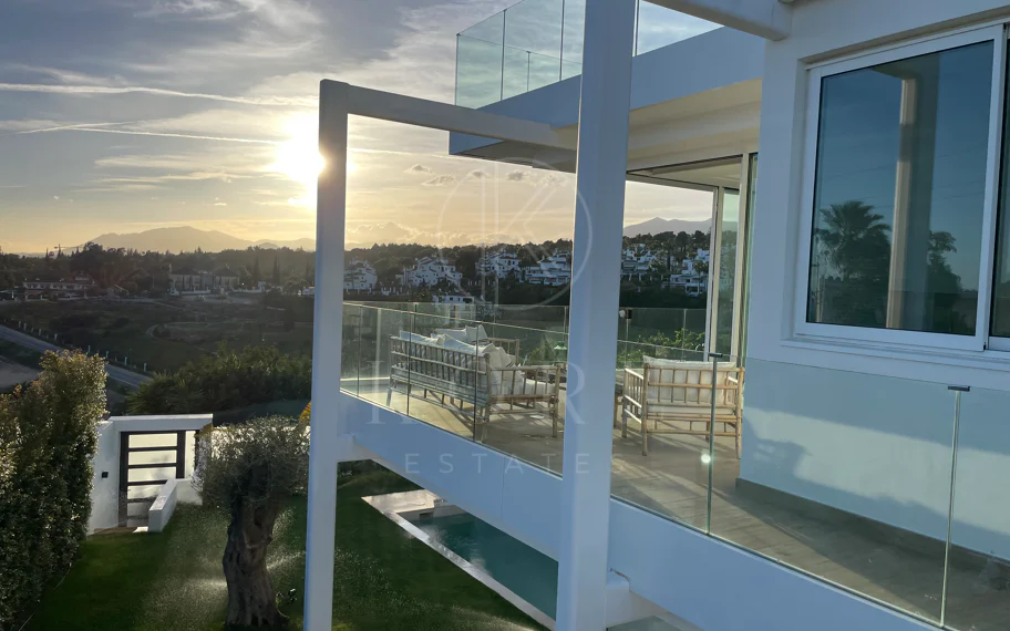 Villa for sale in El Mirador, Marbella
