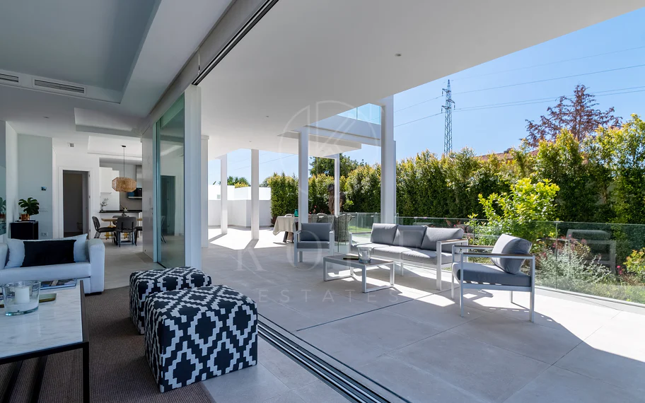 Villa for sale in El Mirador, Marbella