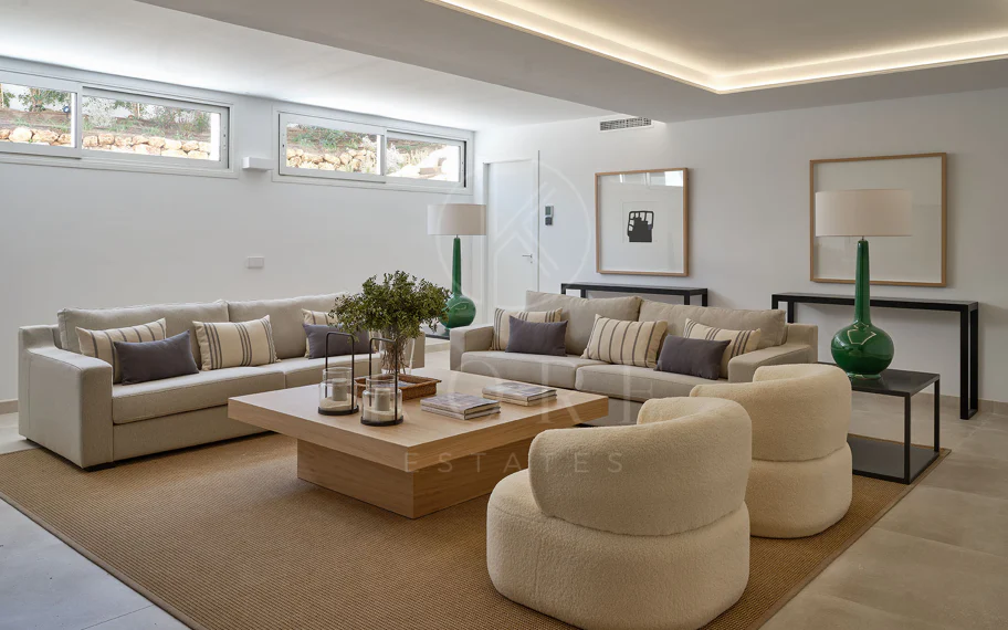 Villa for sale in El Mirador, Marbella