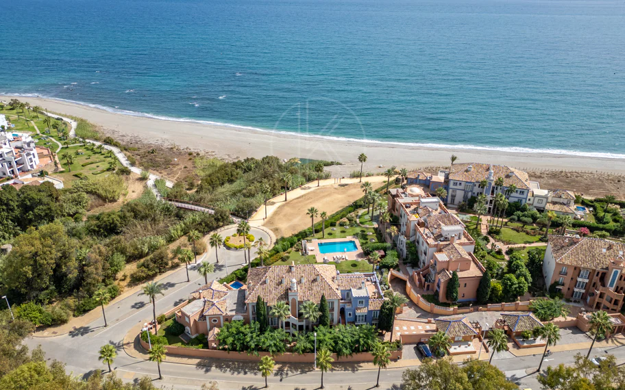 Unique Frontline Beach Villa in La Perla de la Bahía, Casares