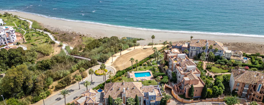 Unique Frontline Beach Villa in La Perla de la Bahía, Casares