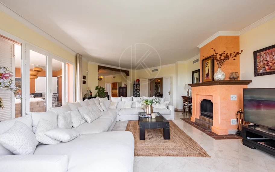Unique Frontline Beach Villa in La Perla de la Bahía, Casares