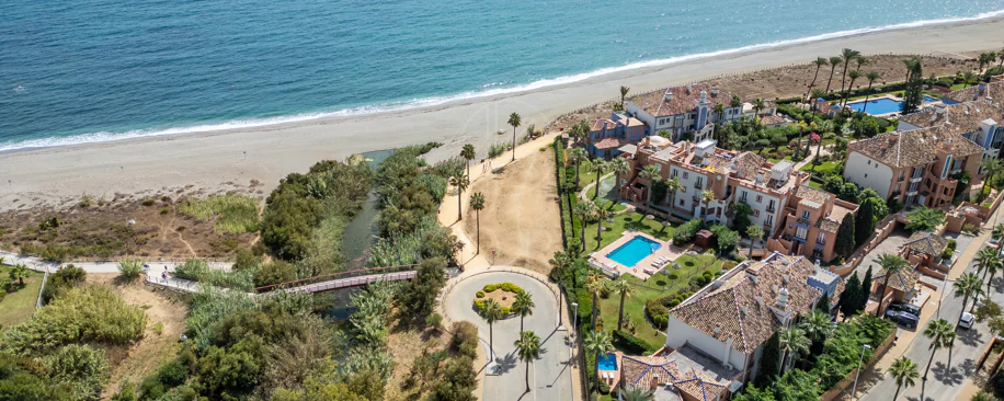 Unique Frontline Beach Villa in La Perla de la Bahía, Casares