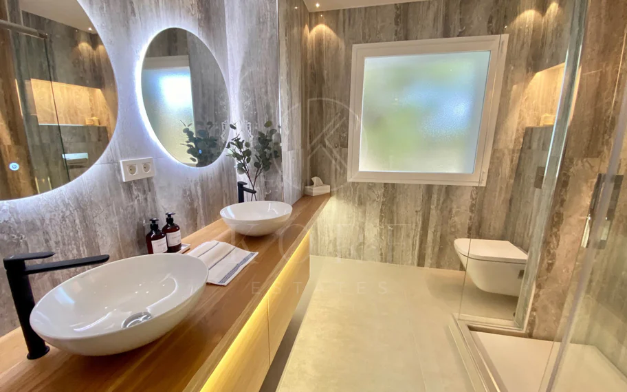 Penthouse for sale in La Quinta, Benahavis