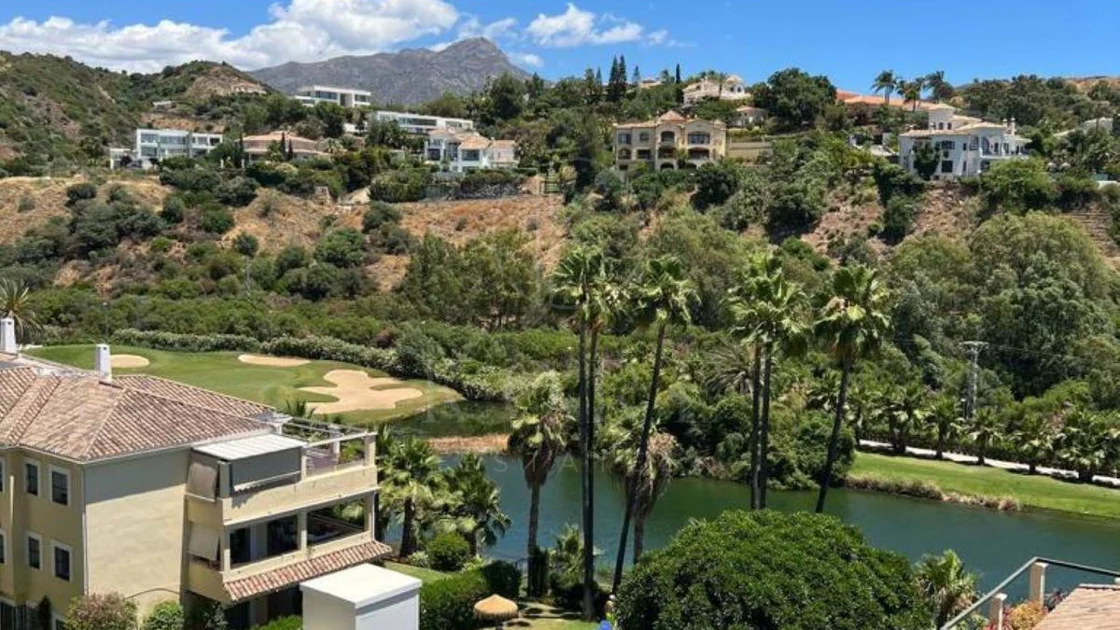 Penthouse de vânzare în La Quinta, Benahavis