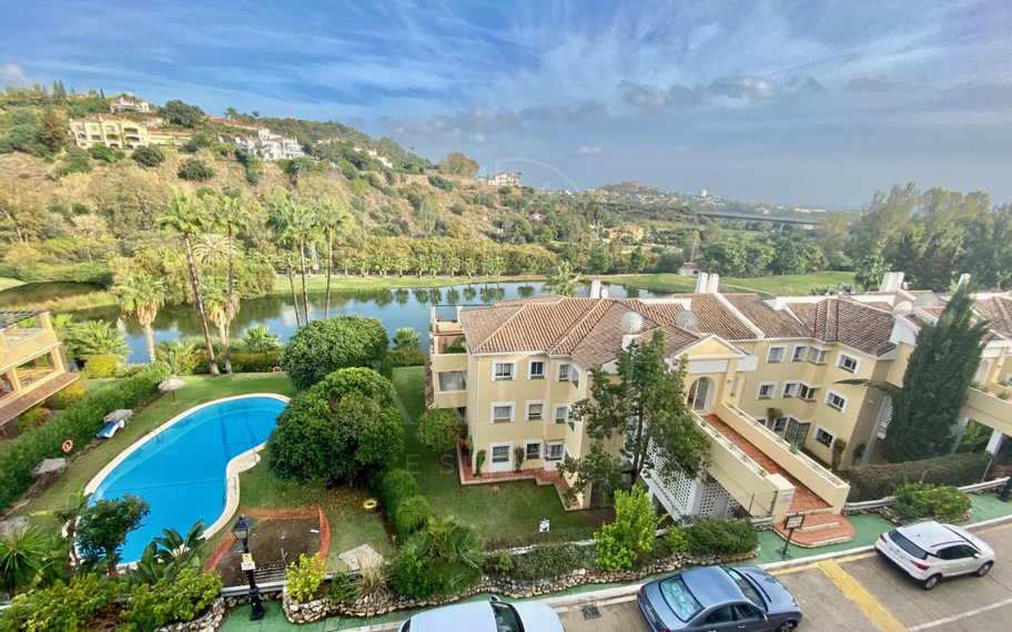 Penthouse for sale in La Quinta, Benahavis