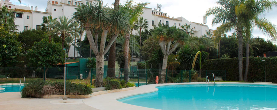 Lumină și exclusivitate în acest penthouse cu 3 dormitoare în inima Puerto Banus