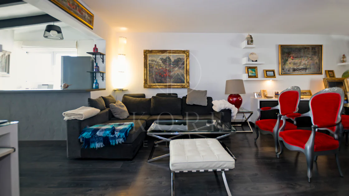 Lumină și exclusivitate în acest penthouse cu 3 dormitoare în inima Puerto Banus