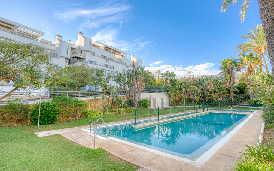 Fantastic east-facing duplex penthouse with solarium and stunning sunset views in La Cala Golf Resort, Mijas Costa