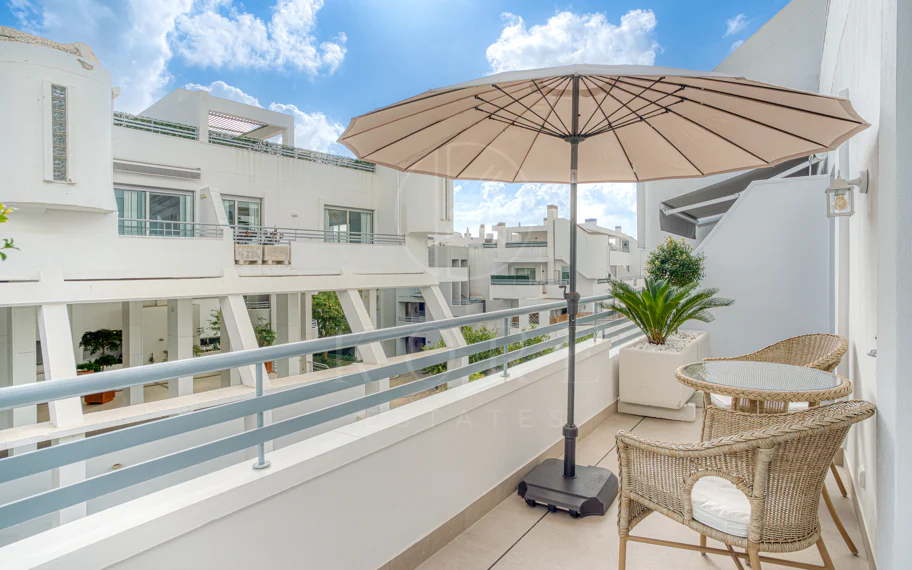 Fantastic east-facing duplex penthouse with solarium and stunning sunset views in La Cala Golf Resort, Mijas Costa