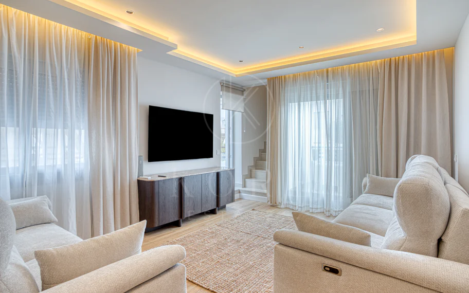 Fantastic east-facing duplex penthouse with solarium and stunning sunset views in La Cala Golf Resort, Mijas Costa