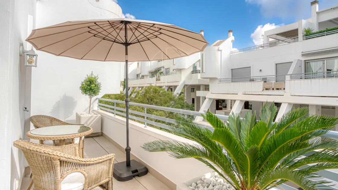 Fantastic east-facing duplex penthouse with solarium and stunning sunset views in La Cala Golf Resort, Mijas Costa