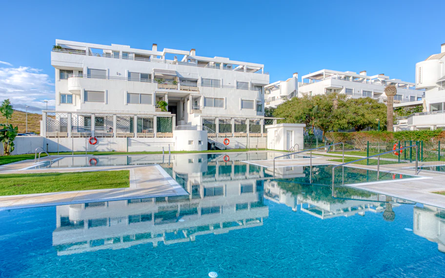 Fantastic east-facing duplex penthouse with solarium and stunning sunset views in La Cala Golf Resort, Mijas Costa