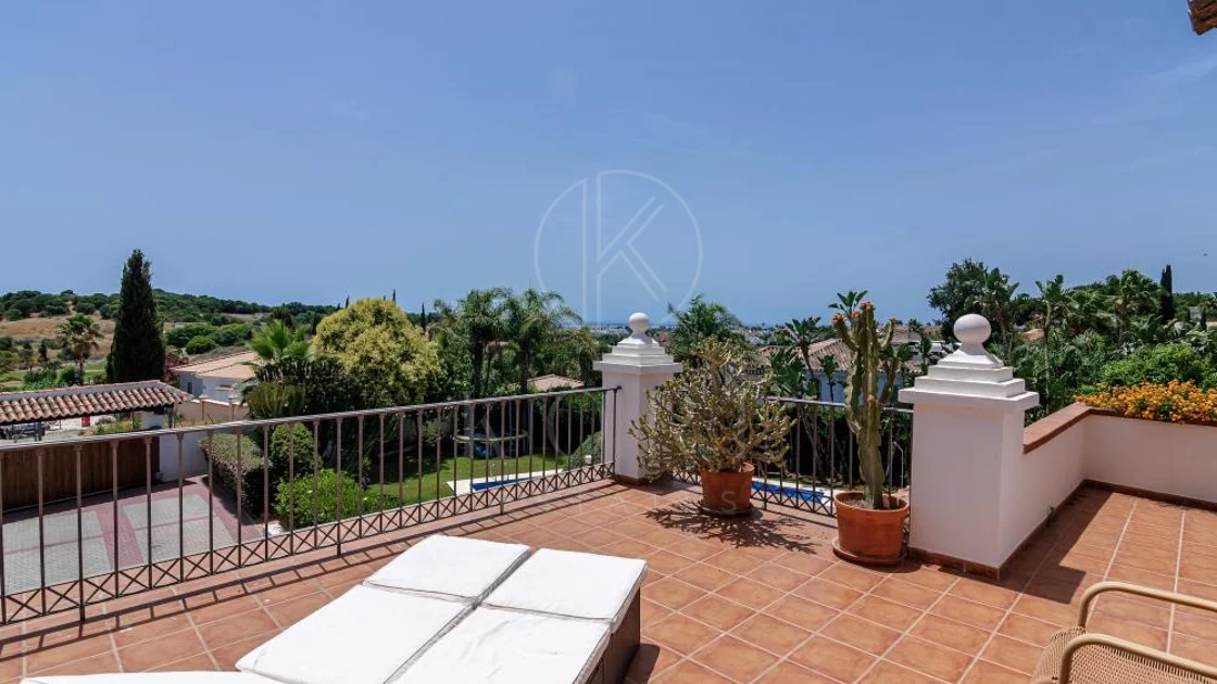 Andalusian luxury villa in El Paraiso Alto