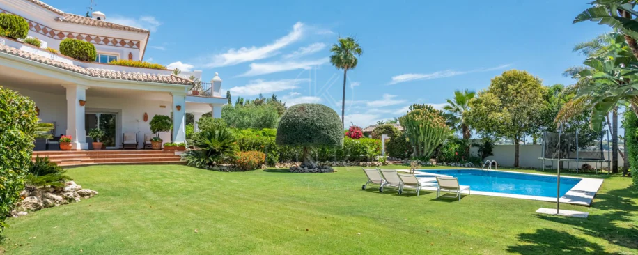 Andalusian luxury villa in El Paraiso Alto
