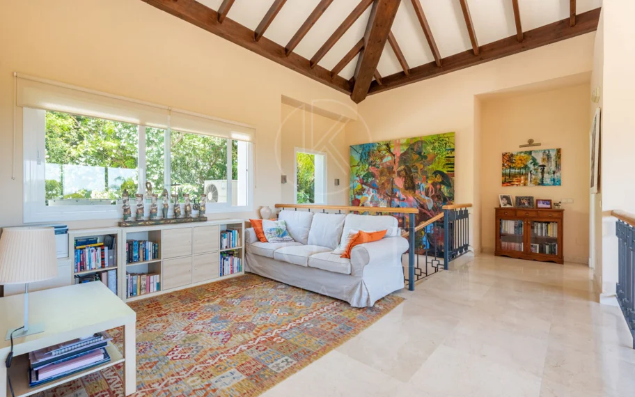 Andalusian luxury villa in El Paraiso Alto