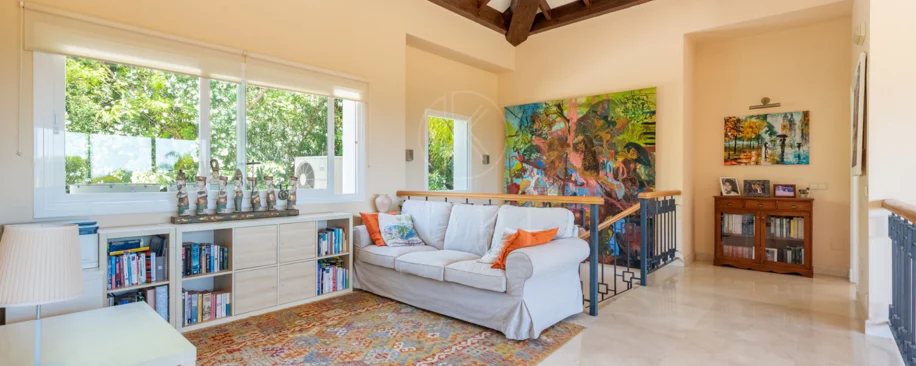 Andalusian luxury villa in El Paraiso Alto