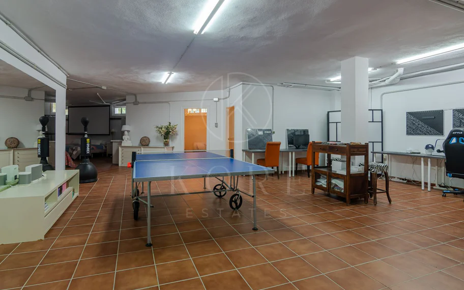 Andalusian luxury villa in El Paraiso Alto