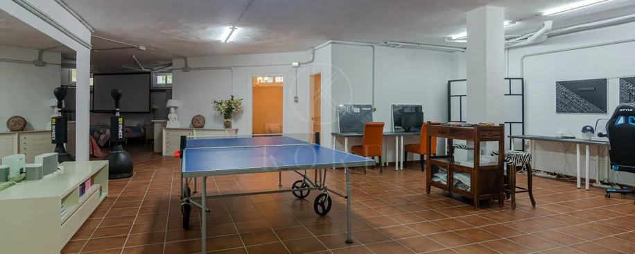 Andalusian luxury villa in El Paraiso Alto