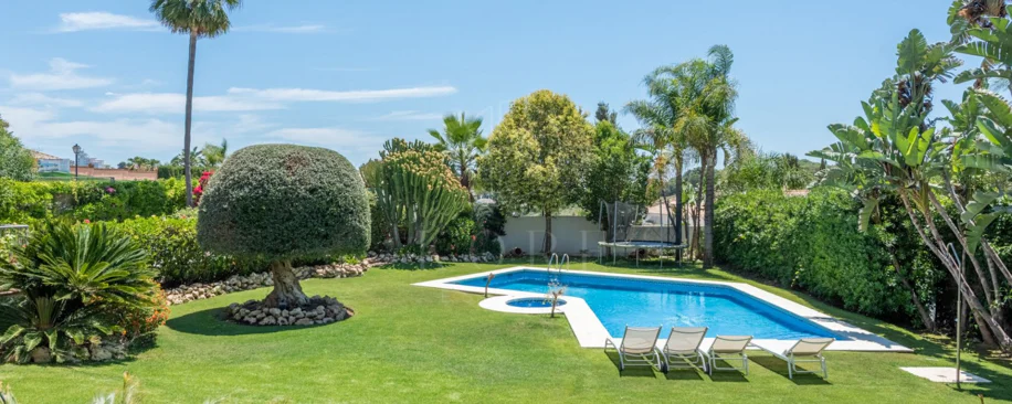 Andalusian luxury villa in El Paraiso Alto