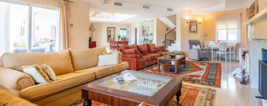 Andalusian luxury villa in El Paraiso Alto