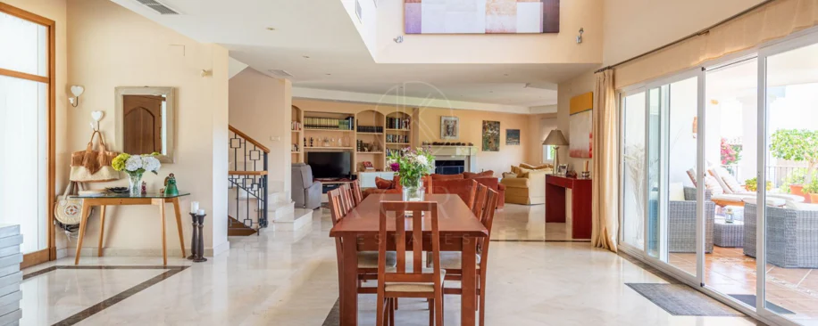 Andalusian luxury villa in El Paraiso Alto