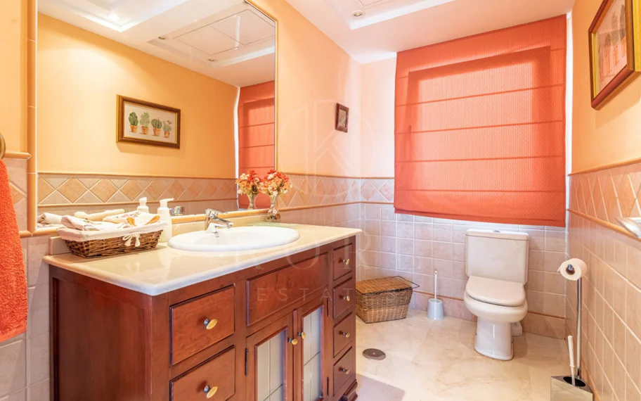 Andalusian luxury villa in El Paraiso Alto