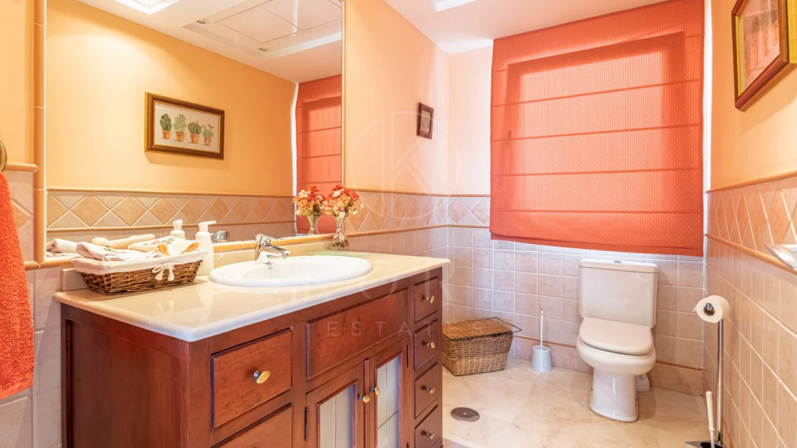 Andalusian luxury villa in El Paraiso Alto