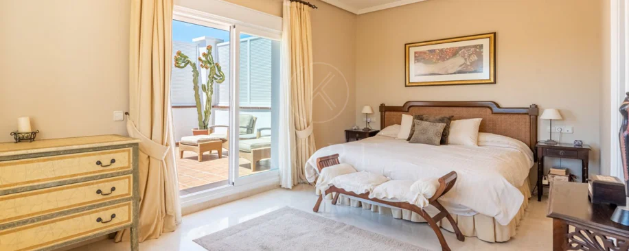 Andalusian luxury villa in El Paraiso Alto