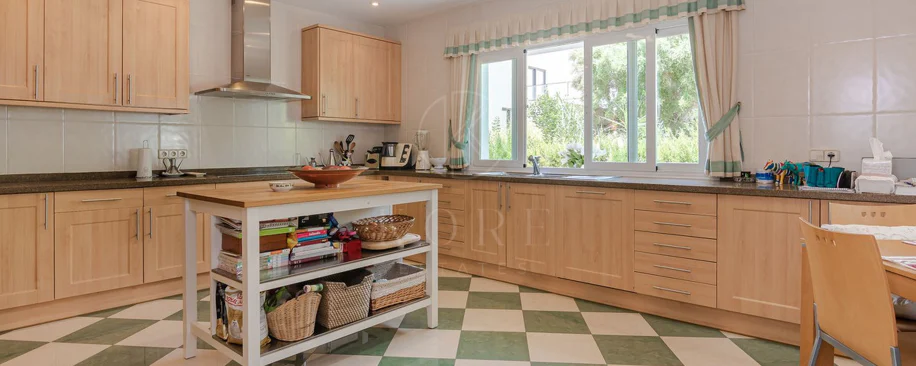 Andalusian luxury villa in El Paraiso Alto