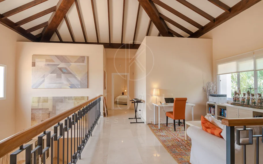 Andalusian luxury villa in El Paraiso Alto
