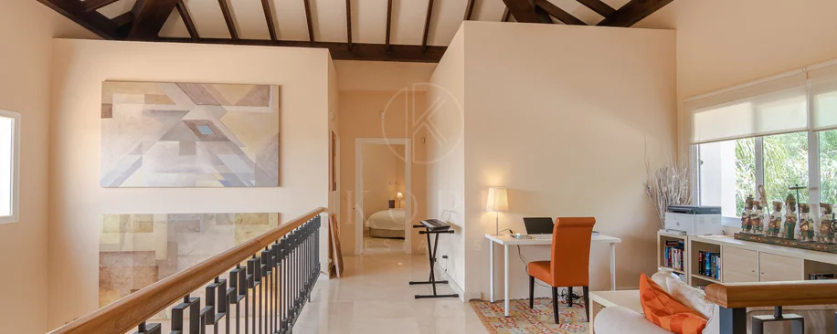 Andalusian luxury villa in El Paraiso Alto